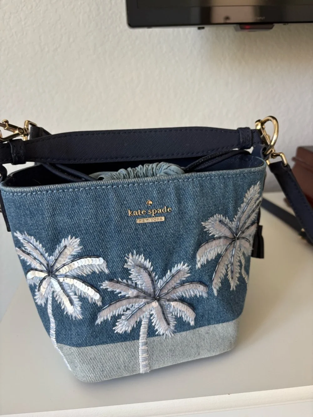 kate spade California dream in puppy Denim Palm Embroidered Crossbody Bucket Bag - Picture 3 of 11